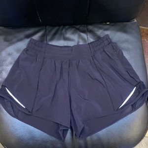 LuluLemon Hotty Hot Shorts 4’